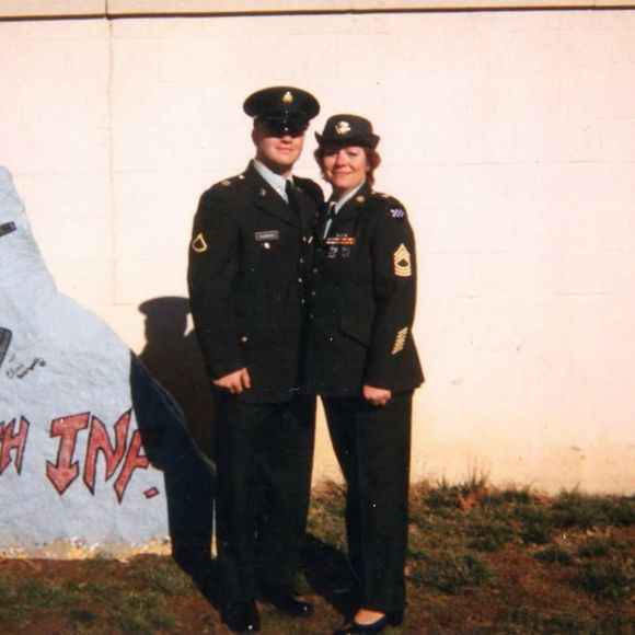 Meet your Posher, Laura - Picture 1 of 1